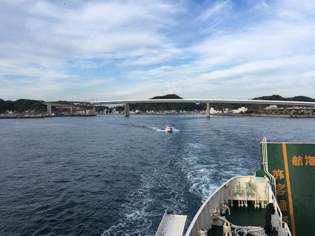 牛深ハイヤ大橋と牛深港