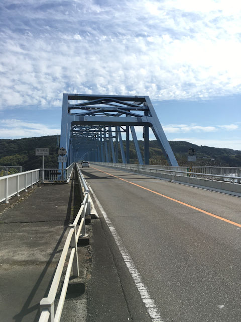 黒之瀬戸大橋，全長 502m，強風時二輪通行止め！