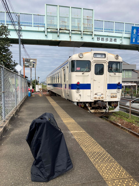 JR三角線「緑川」駅09h23着